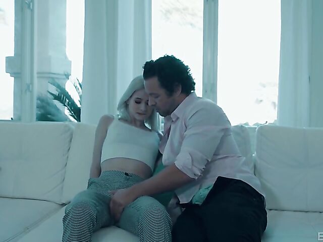 Brad Newman's hot weekend with skinny blonde teen Jessie Saint