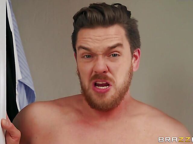 Milf teen threesome with horny mommy Becky Bandini and cute slut with glasses Vanna Bardot