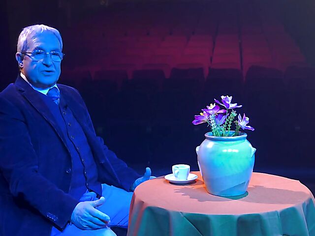 Italian porn by Mario Salieri features a natural busty burlesque queen seducing a guy to music