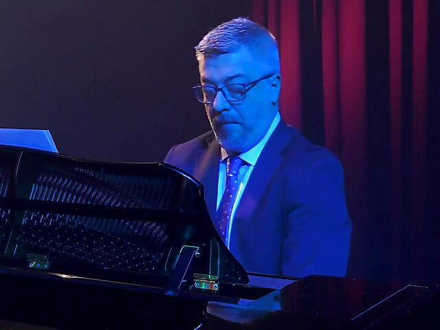 Italian porn by Mario Salieri features a natural busty burlesque queen seducing a guy to music