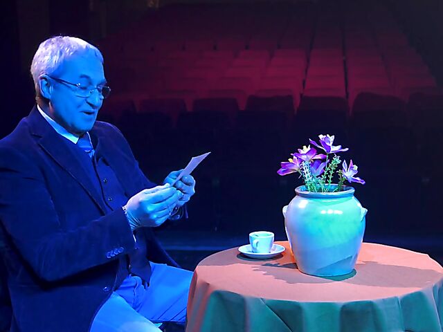 Italian porn by Mario Salieri features a natural busty burlesque queen seducing a guy to music