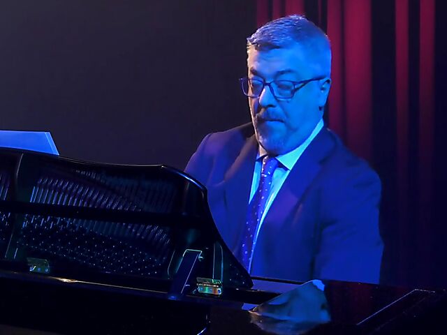 Italian porn by Mario Salieri features a natural busty burlesque queen seducing a guy to music