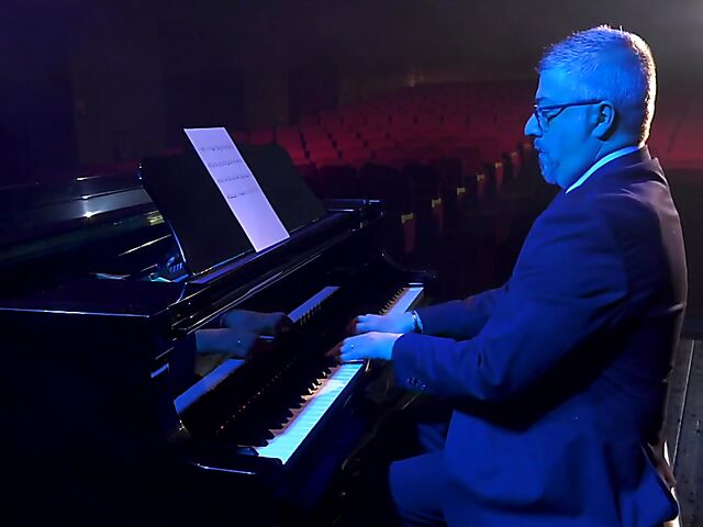 Italian porn by Mario Salieri features a natural busty burlesque queen seducing a guy to music