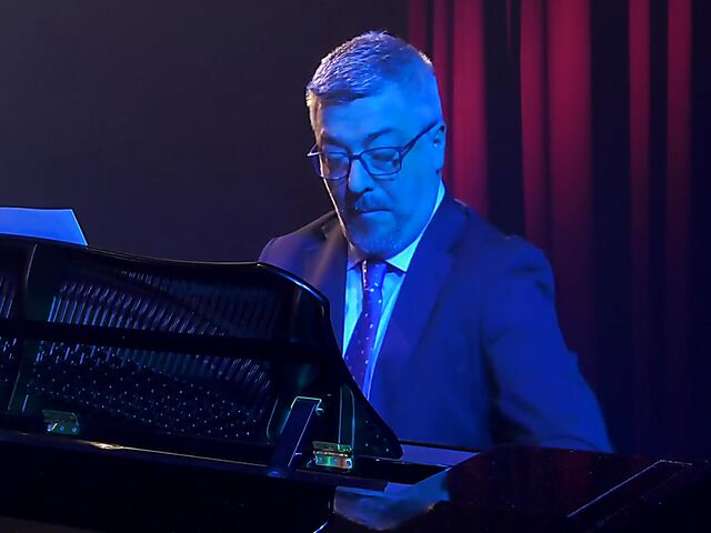 Italian porn by Mario Salieri features a natural busty burlesque queen seducing a guy to music