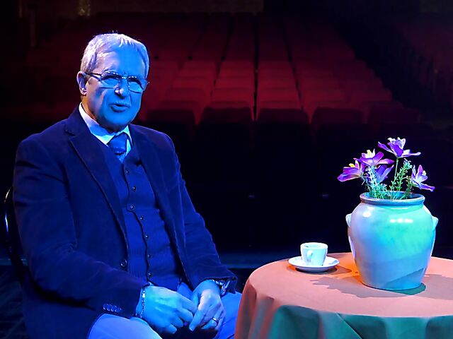 Italian porn by Mario Salieri features a natural busty burlesque queen seducing a guy to music