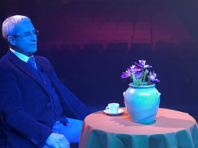 Italian porn by Mario Salieri features a natural busty burlesque queen seducing a guy to music