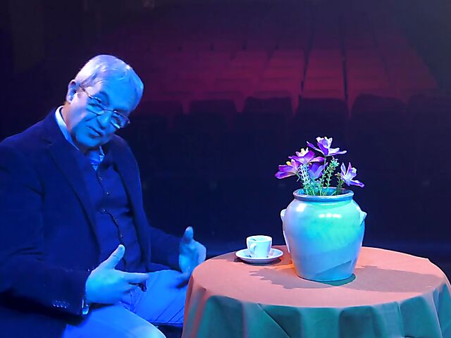 Italian porn by Mario Salieri features a natural busty burlesque queen seducing a guy to music