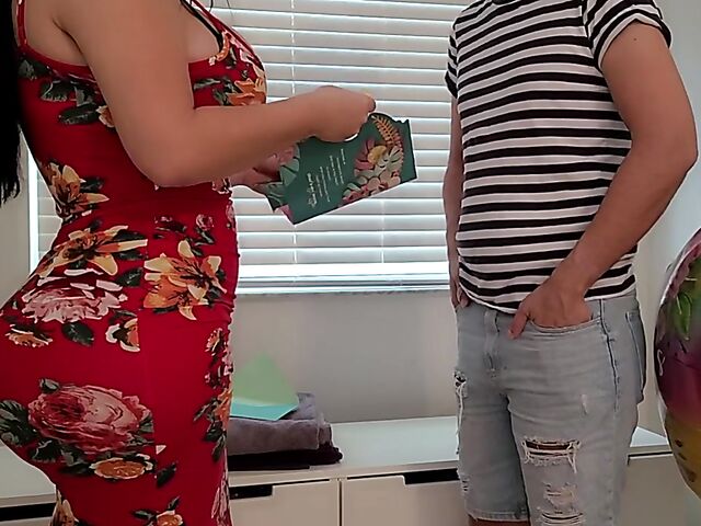 Extremely curvy mom pantyhose creampie on Mother's Day