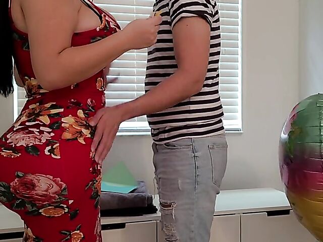 Extremely curvy mom pantyhose creampie on Mother's Day