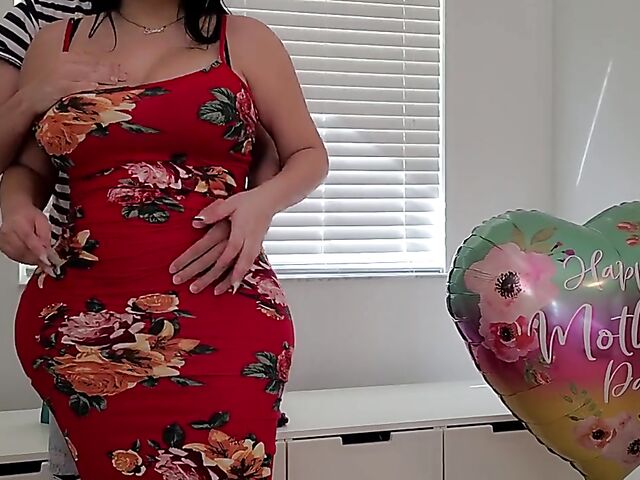 Extremely curvy mom pantyhose creampie on Mother's Day