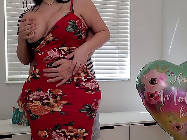 Extremely curvy mom pantyhose creampie on Mother's Day