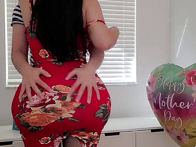 Extremely curvy mom pantyhose creampie on Mother's Day