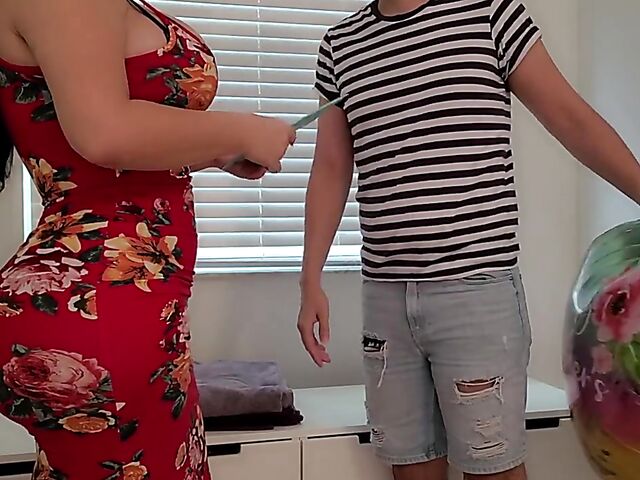 Extremely curvy mom pantyhose creampie on Mother's Day