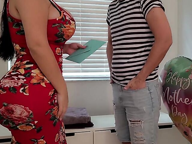 Extremely curvy mom pantyhose creampie on Mother's Day