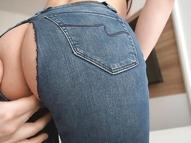 Jeans fuck with his beautiful GF Fia who loves cum on pussy and inside