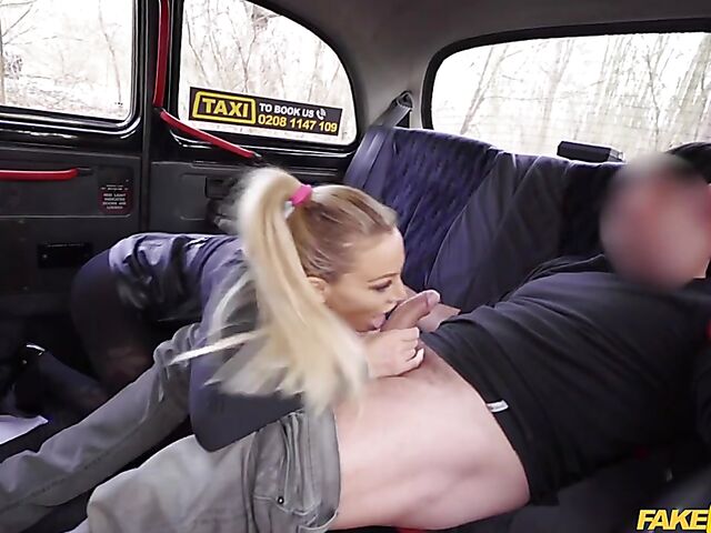 MILF Isabella Deltore's taxi fuck adventure
