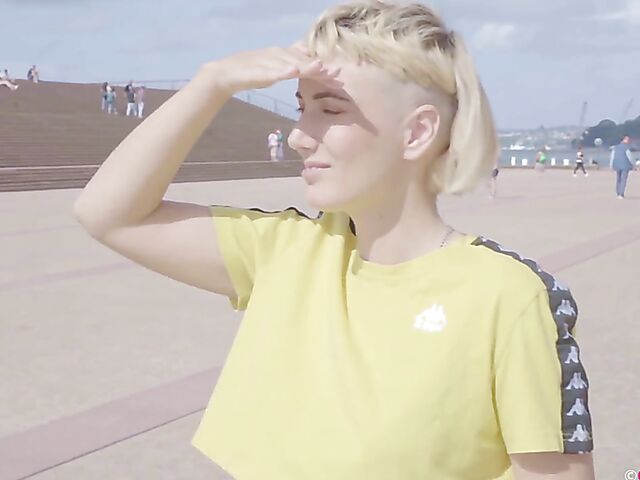 Blonde Australian lesbians Juniper and Ray visit Sydney