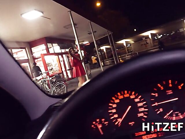 Street sex in the night with whoring german mom Liz De Lane