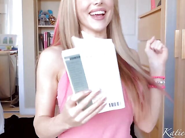 Big boobs dildo show at home with milf schoolgirl Katie Banks