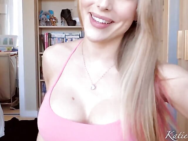 Big boobs dildo show at home with milf schoolgirl Katie Banks