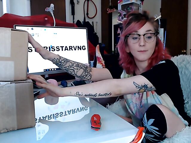 Toys unboxing and dragon dildo riding with Starsstarving