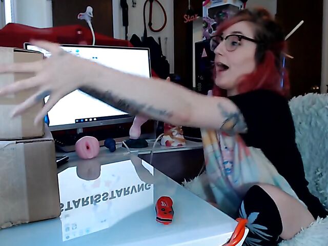 Toys unboxing and dragon dildo riding with Starsstarving