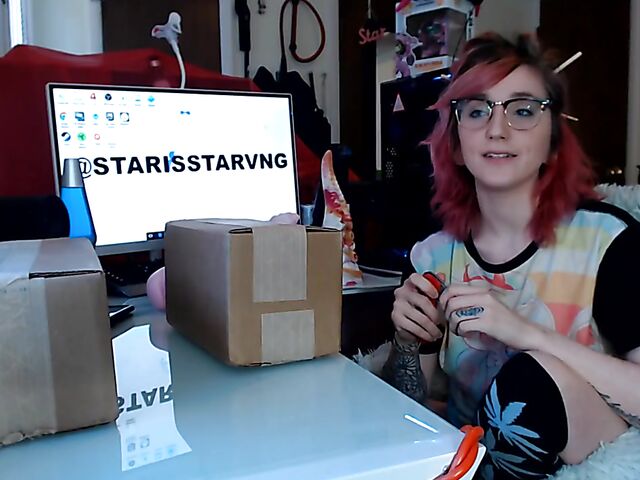 Toys unboxing and dragon dildo riding with Starsstarving