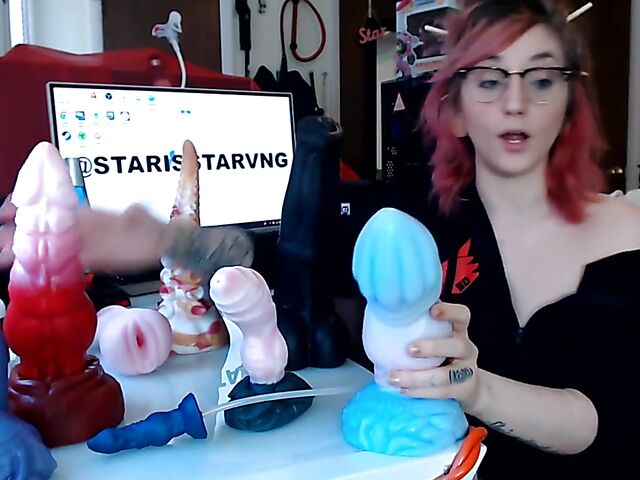 Toys unboxing and dragon dildo riding with Starsstarving