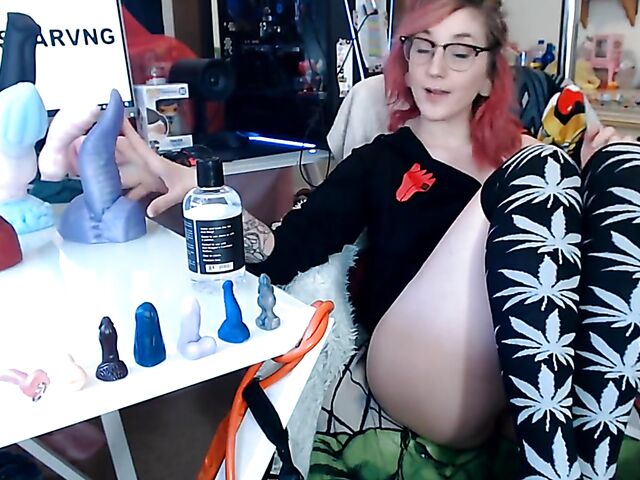 Toys unboxing and dragon dildo riding with Starsstarving
