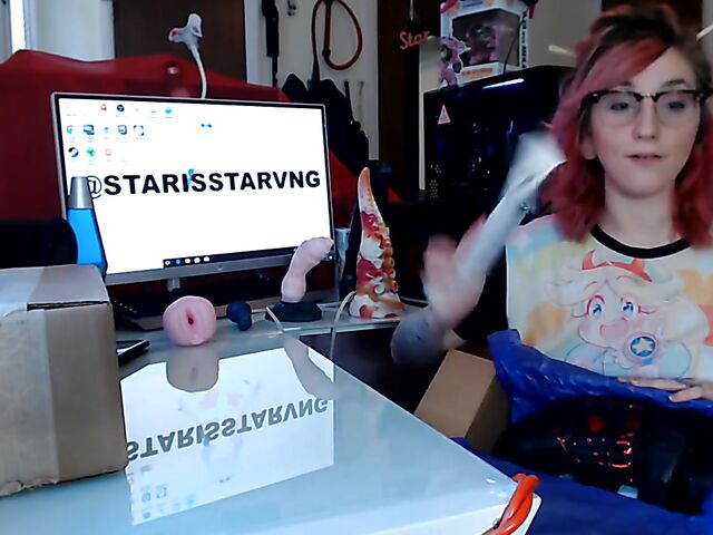 Toys unboxing and dragon dildo riding with Starsstarving