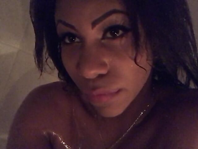 ASMR Solo ebony bath in the candlelight with curvy MochaLaMulata