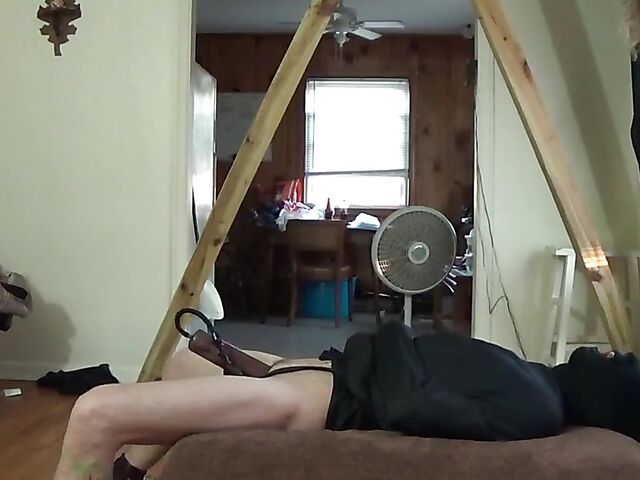 Femdom amateur facesitting and a mouthful of piss