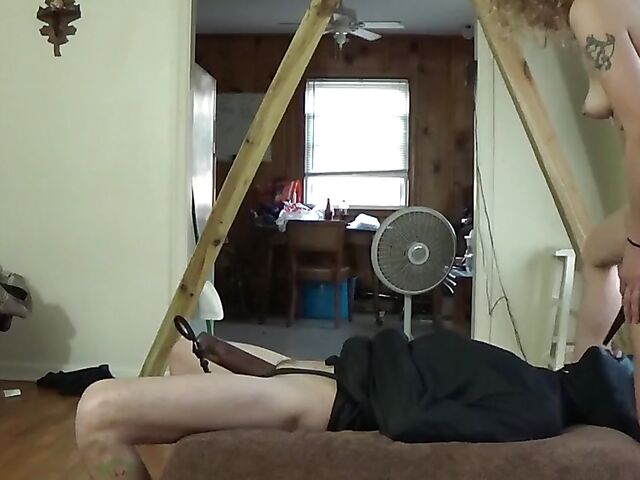 Femdom amateur facesitting and a mouthful of piss