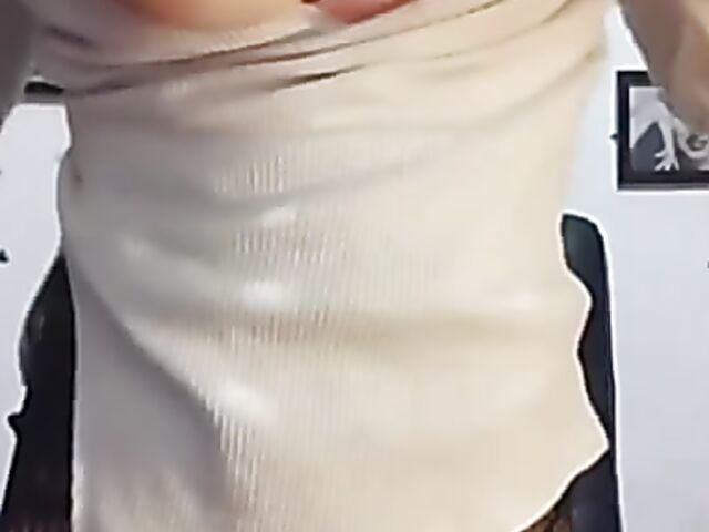 Busty Japanese webcam girl in fishnets wants to play