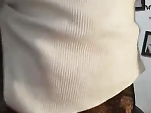 Busty Japanese webcam girl in fishnets wants to play