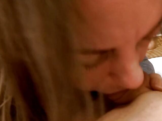 Public amateur hotel fuck with a risky girlfriend