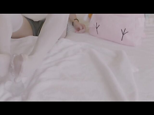 Kinky Yuzuki's japanese feet in nylons and dildo footjob