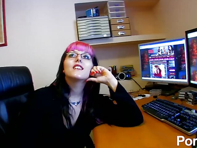 Red stockings anal with a pierced alternative french girl