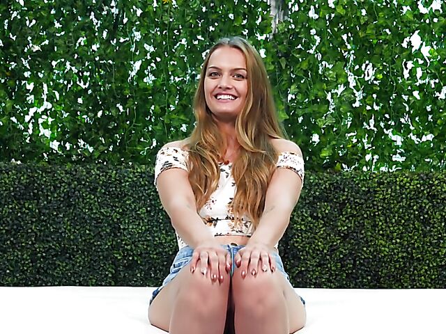 POV calendar casting fuck with phat ass white girl Luna Wulf