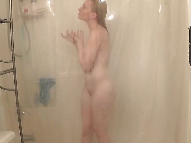 Amateur shower fuck with lots of standing doggystyle