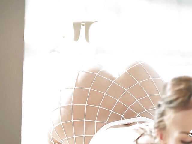 Interracial BBC fuck in white fishnets with Nicole Love