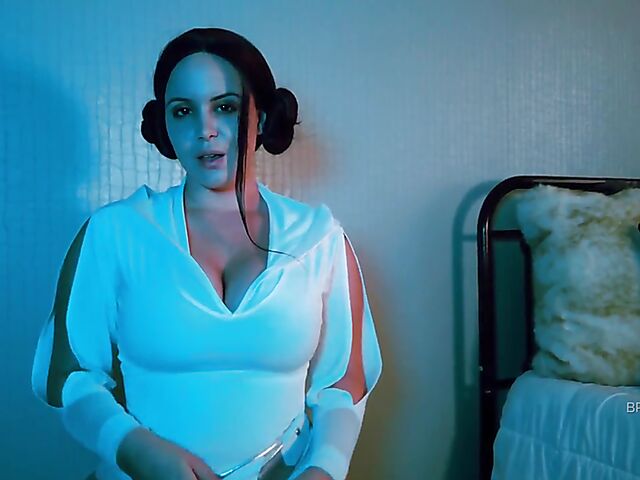 Curvy solo model Bryci as Leia shows off her big melons and bubble butt