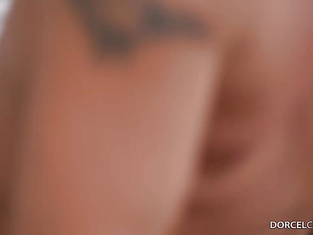 Brunette MILF anal on a leash with kinky Mariska