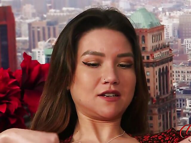 Maya Luna watching guy jerk off to her ass