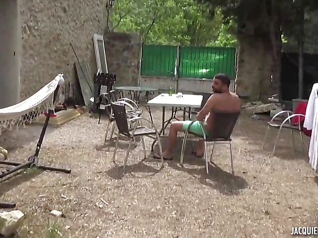 Outdoor mature sex with 45-year-old Stephanie