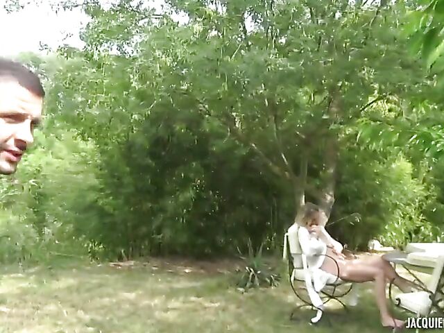 Outdoor mature sex with 45-year-old Stephanie