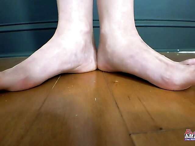 Barefoot Amelea massages her pussy with a magic wand and gives head POV