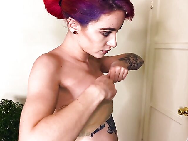 Tiny tattooed alt girl Lola Fae fucking the skater boy