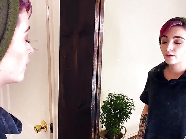 Tiny tattooed alt girl Lola Fae fucking the skater boy