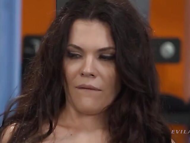 Hardcore DP in the gym with fitness babes Anna De Ville, Veronica Leal, Martina Smeraldi and Kiki Minaj